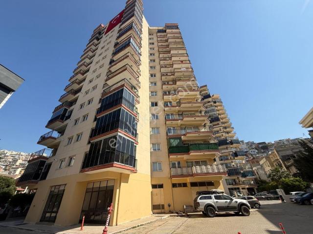 Bayrakli, İzmir içerisinde kiralık mülk