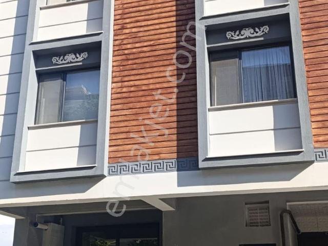 Bayrakli, İzmir içerisinde satılık mülk