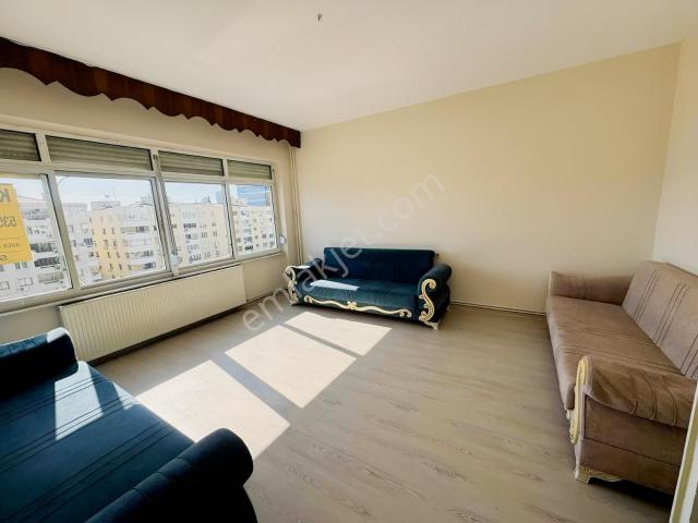 Bayrakli, İzmir içerisinde kiralık mülk