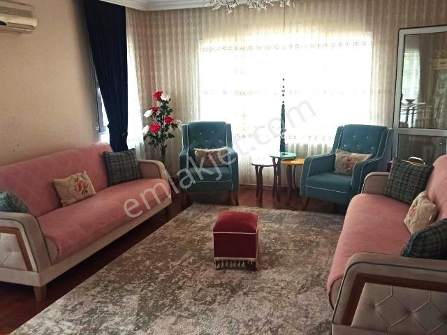 Bayrakli, İzmir içerisinde satılık mülk