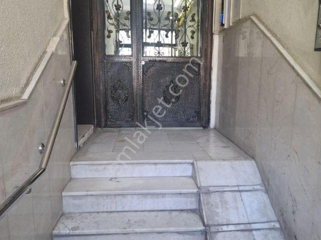 Bayrakli, İzmir içerisinde kiralık mülk