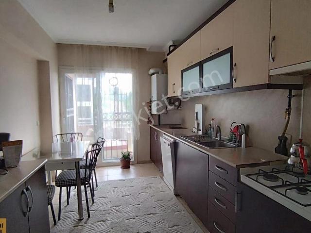 Bayrakli, İzmir içerisinde satılık mülk