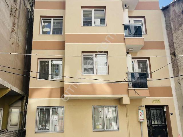 Çiçek Mahallesi, Bayraklı içerisinde kiralık mülk