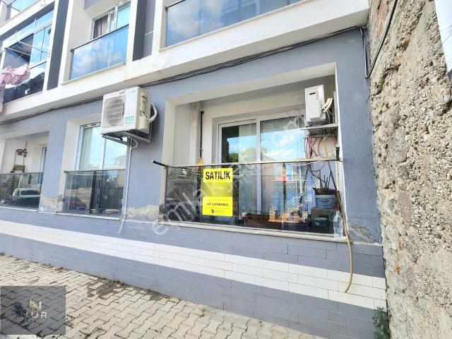 Bayrakli, İzmir içerisinde satılık mülk