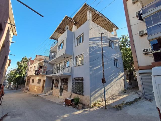Bayrakli, İzmir içerisinde satılık Bina