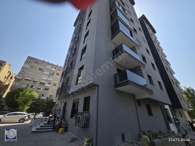 Bayrakli, İzmir içerisinde satılık mülk