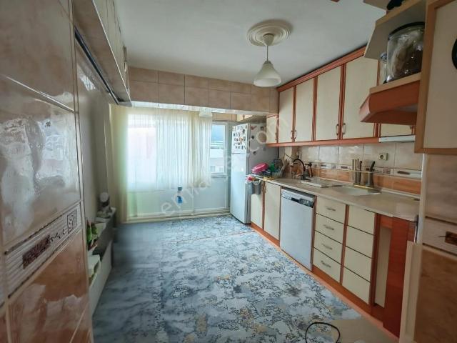 Bayrakli, İzmir içerisinde kiralık mülk