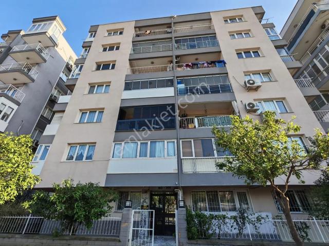 Bayrakli, İzmir içerisinde kiralık mülk