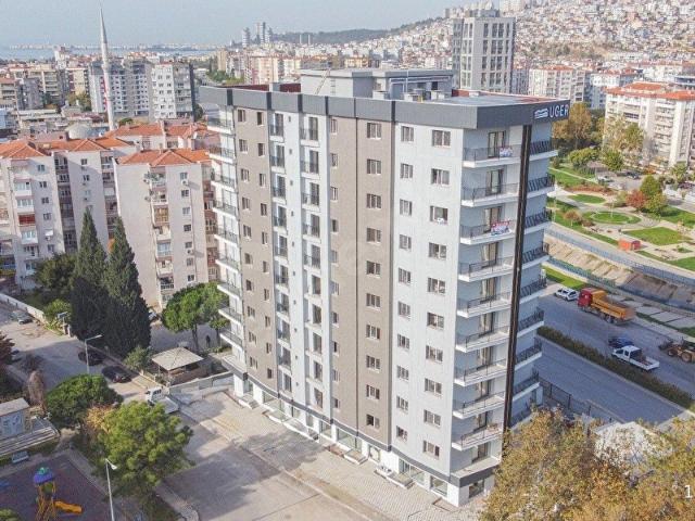 Bayrakli, İzmir içerisinde satılık Dükkan
