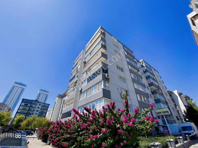 Bayrakli, İzmir içerisinde kiralık mülk