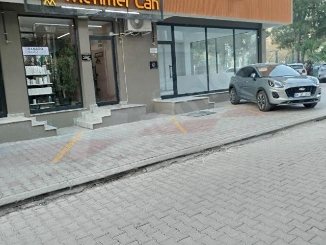 Bayrakli, İzmir içerisinde satılık Dükkan