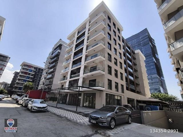 Bayrakli, İzmir içerisinde satılık mülk