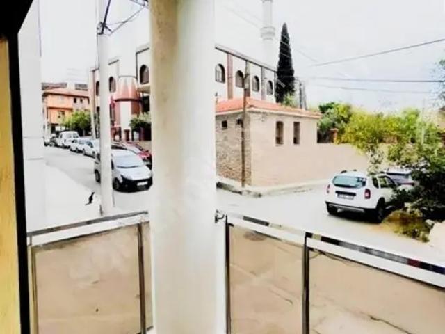 Fuat Edip Baksı Mahallesi, Bayraklı içerisinde kiralık mülk