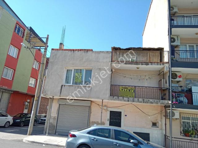Bayrakli, İzmir içerisinde satılık Villa
