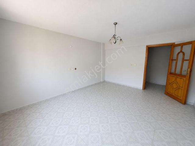 Bayrakli, İzmir içerisinde satılık Villa