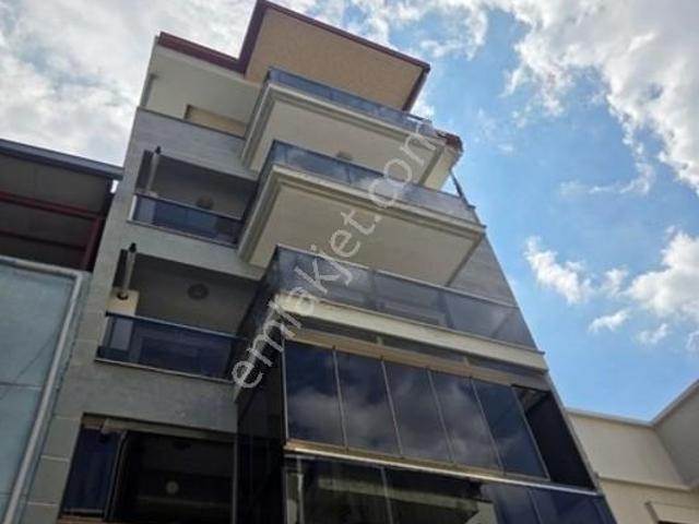 Bayrakli, İzmir içerisinde kiralık mülk