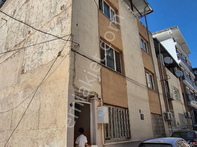 Bayrakli, İzmir içerisinde kiralık mülk