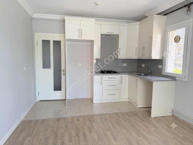 Bayrakli, İzmir içerisinde kiralık mülk