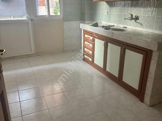 Bayrakli, İzmir içerisinde kiralık mülk