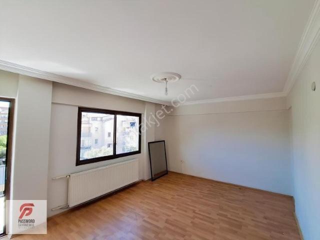 Bayrakli, İzmir içerisinde kiralık mülk