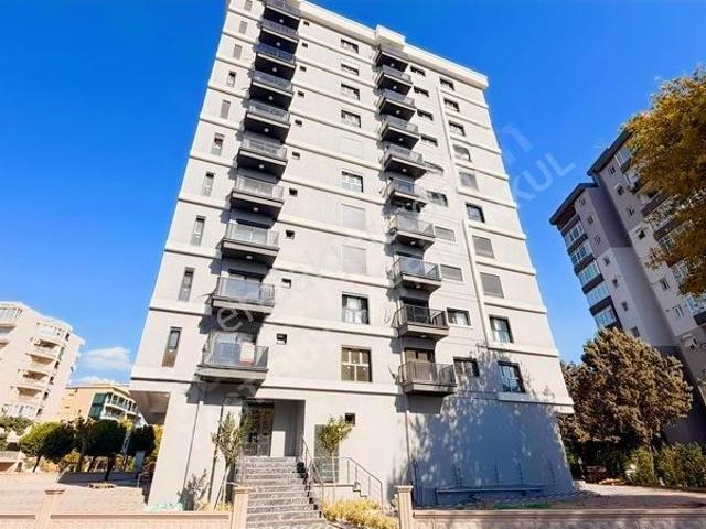 Bayrakli, İzmir içerisinde satılık mülk