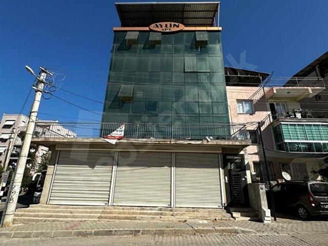 Bayrakli, İzmir içerisinde satılık mülk
