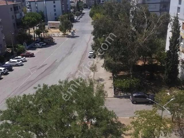 Bayrakli, İzmir içerisinde satılık mülk