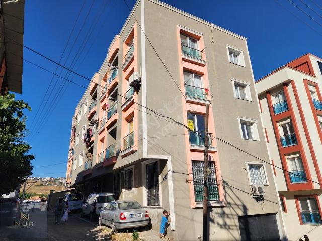 Bayrakli, İzmir içerisinde kiralık mülk