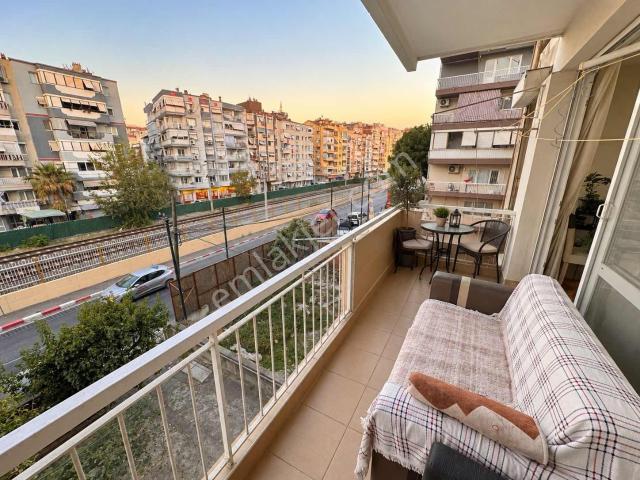 Bayrakli, İzmir içerisinde satılık mülk