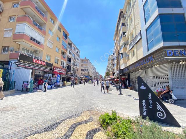 Bayrakli, İzmir içerisinde satılık mülk
