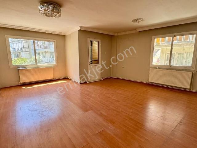 Bayrakli, İzmir içerisinde kiralık mülk