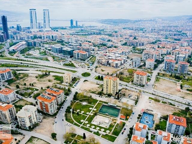 Bayrakli, İzmir içerisinde satılık mülk