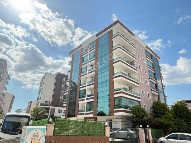 Bayrakli, İzmir içerisinde kiralık mülk