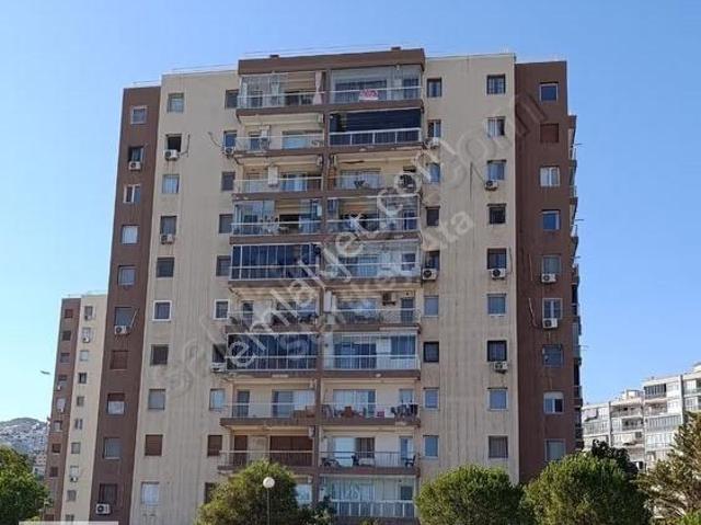 Bayrakli, İzmir içerisinde kiralık mülk