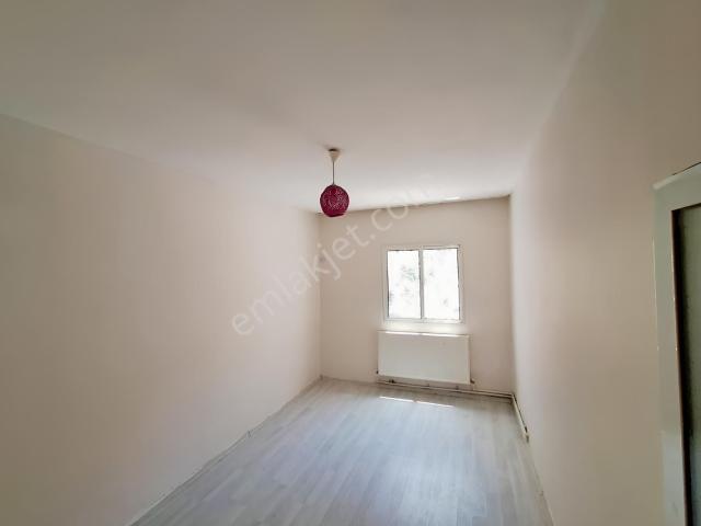 Bayrakli, İzmir içerisinde kiralık mülk
