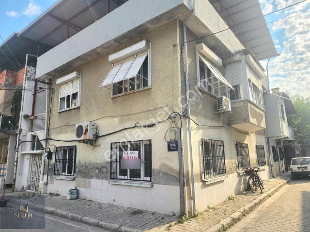 Bayrakli, İzmir içerisinde kiralık mülk