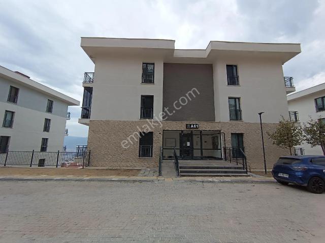 Bayraklı TOKİ konutları, Bayraklı içerisinde kiralık mülk