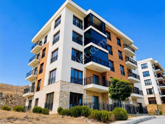 Bayrakli, İzmir içerisinde kiralık mülk