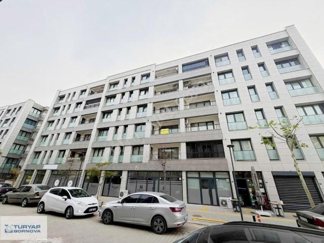 Bayrakli, İzmir içerisinde satılık mülk