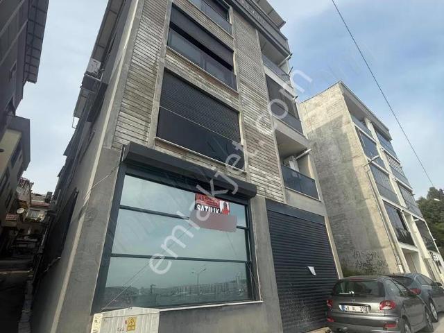 Bayrakli, İzmir içerisinde satılık mülk