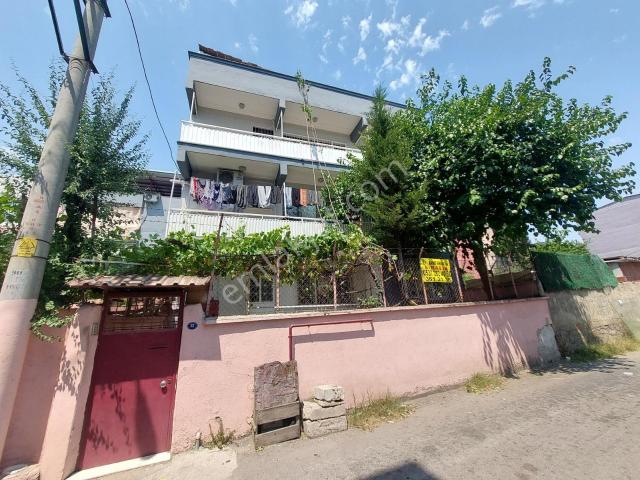 Bayrakli, İzmir içerisinde kiralık mülk