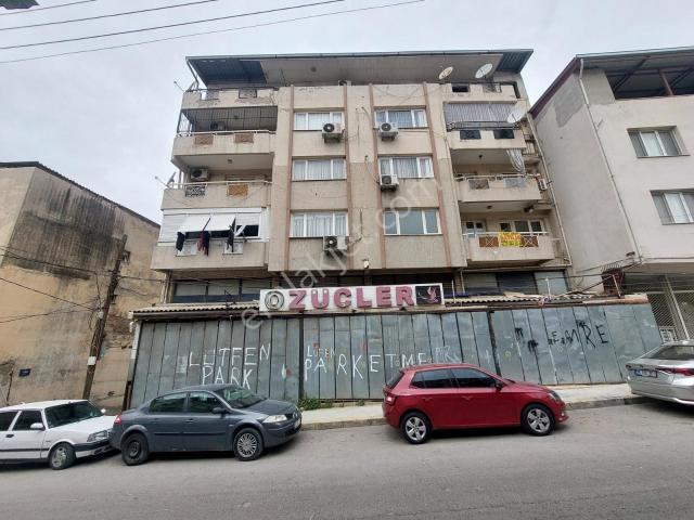 Bayrakli, İzmir içerisinde satılık mülk