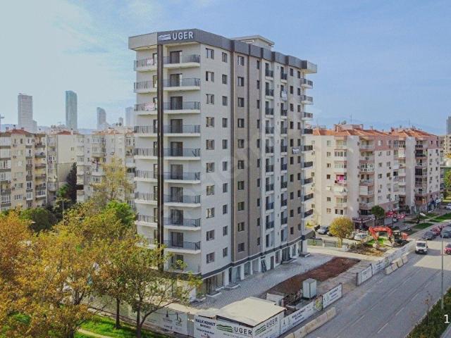 Bayrakli, İzmir içerisinde satılık Dükkan