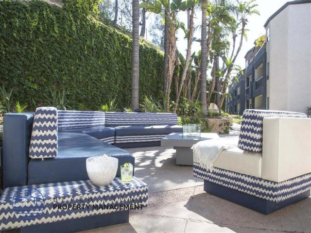 Apartment for rent in Canoga Park, California