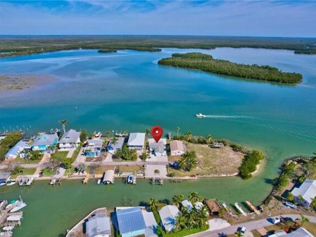 House for sale in Goodland House for sale in Goodland