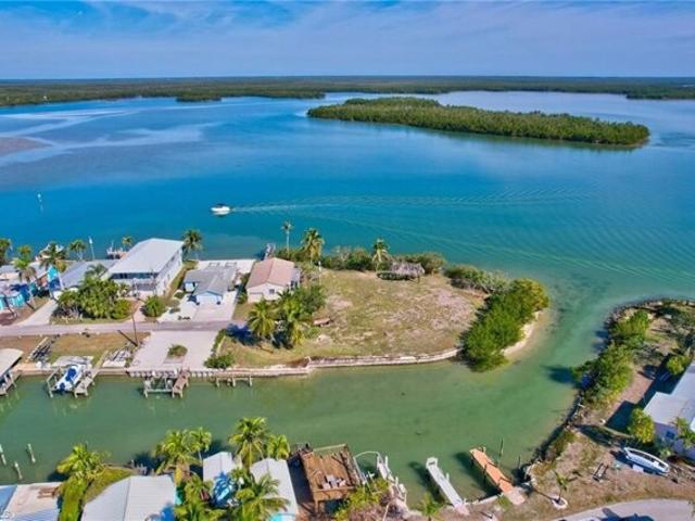 House for sale in Goodland House for sale in Goodland