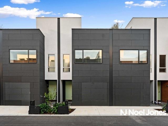 Townhouse for rent in Port Melbourne, Melbourne