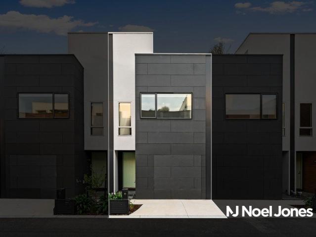 Townhouse for rent in Port Melbourne, Melbourne