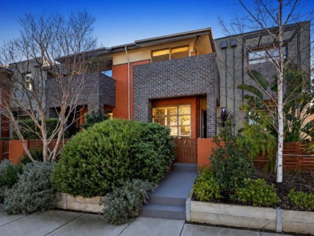 Townhouse for sale in Mordialloc, Melbourne