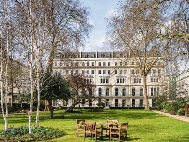 Apartment for rent in Bayswater, Greater London